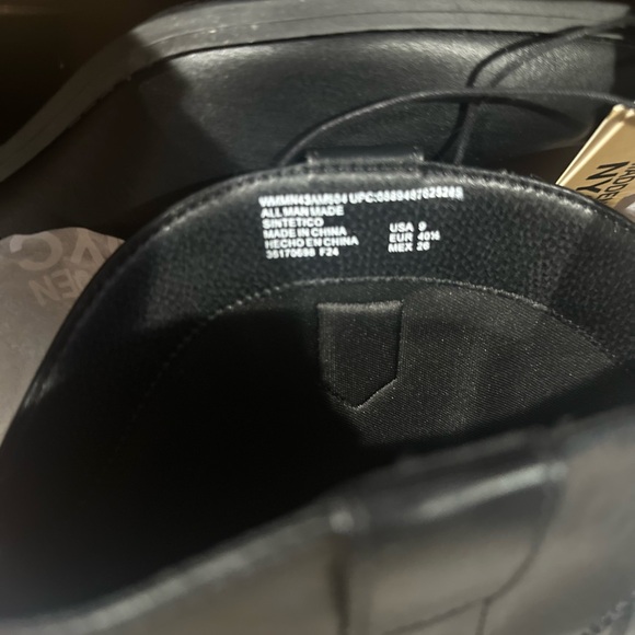 Elegant Black Leather Heeled Boots - Picture 5 of 8